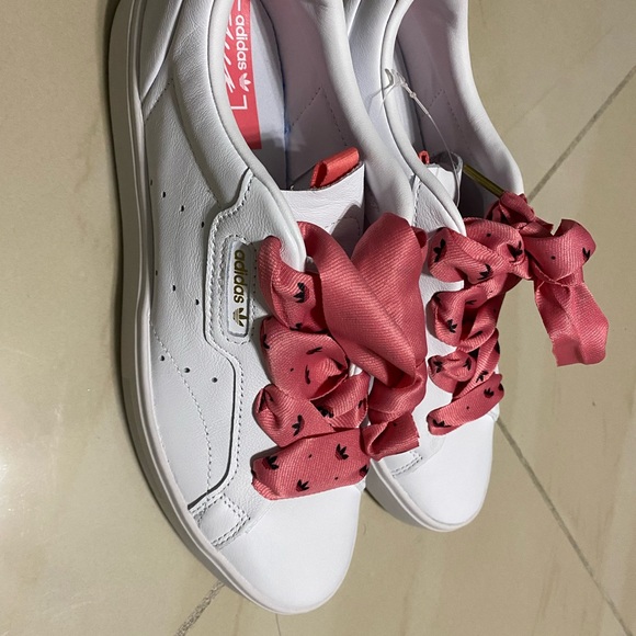Adidas Sleek W (FY6679)  Women’s Shoe Size 7.5 NWT
